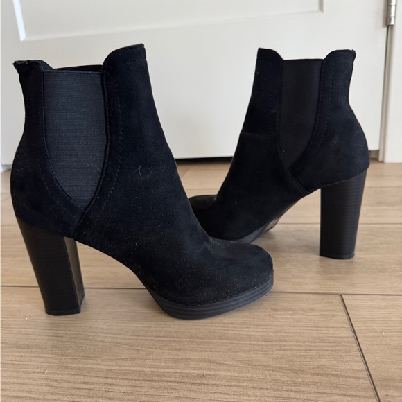 Black suede ankle boots - Picture 1 of 2
